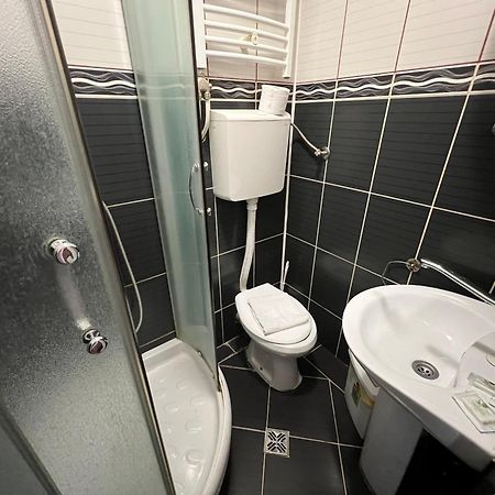 Motel Restoran Sunce Sremska Kamenica ภายนอก รูปภาพ