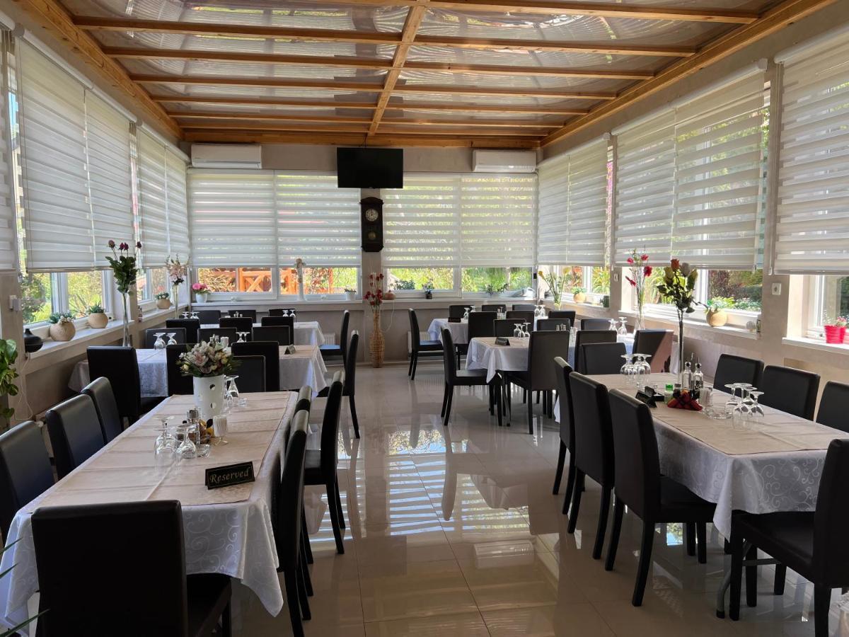 Motel Restoran Sunce Sremska Kamenica ภายนอก รูปภาพ