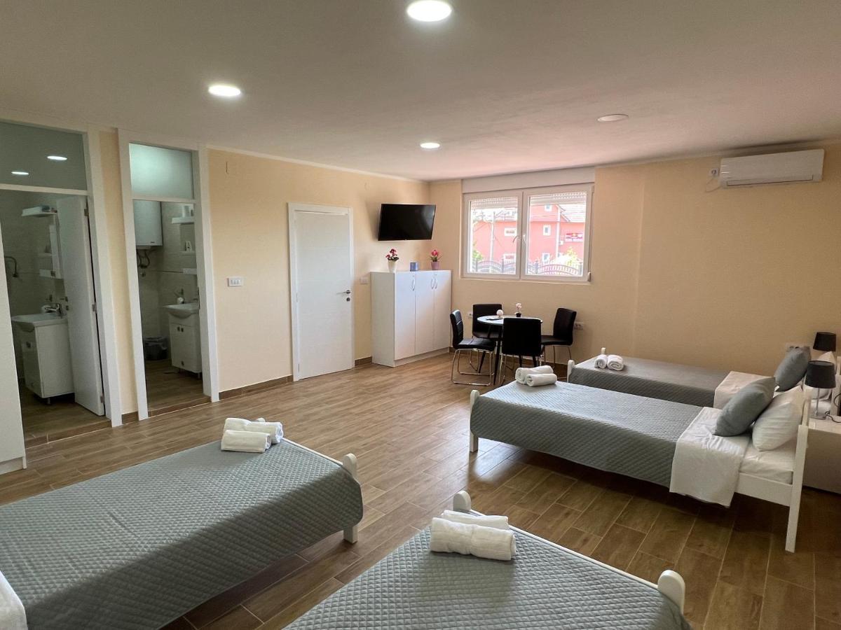 Motel Restoran Sunce Sremska Kamenica ภายนอก รูปภาพ