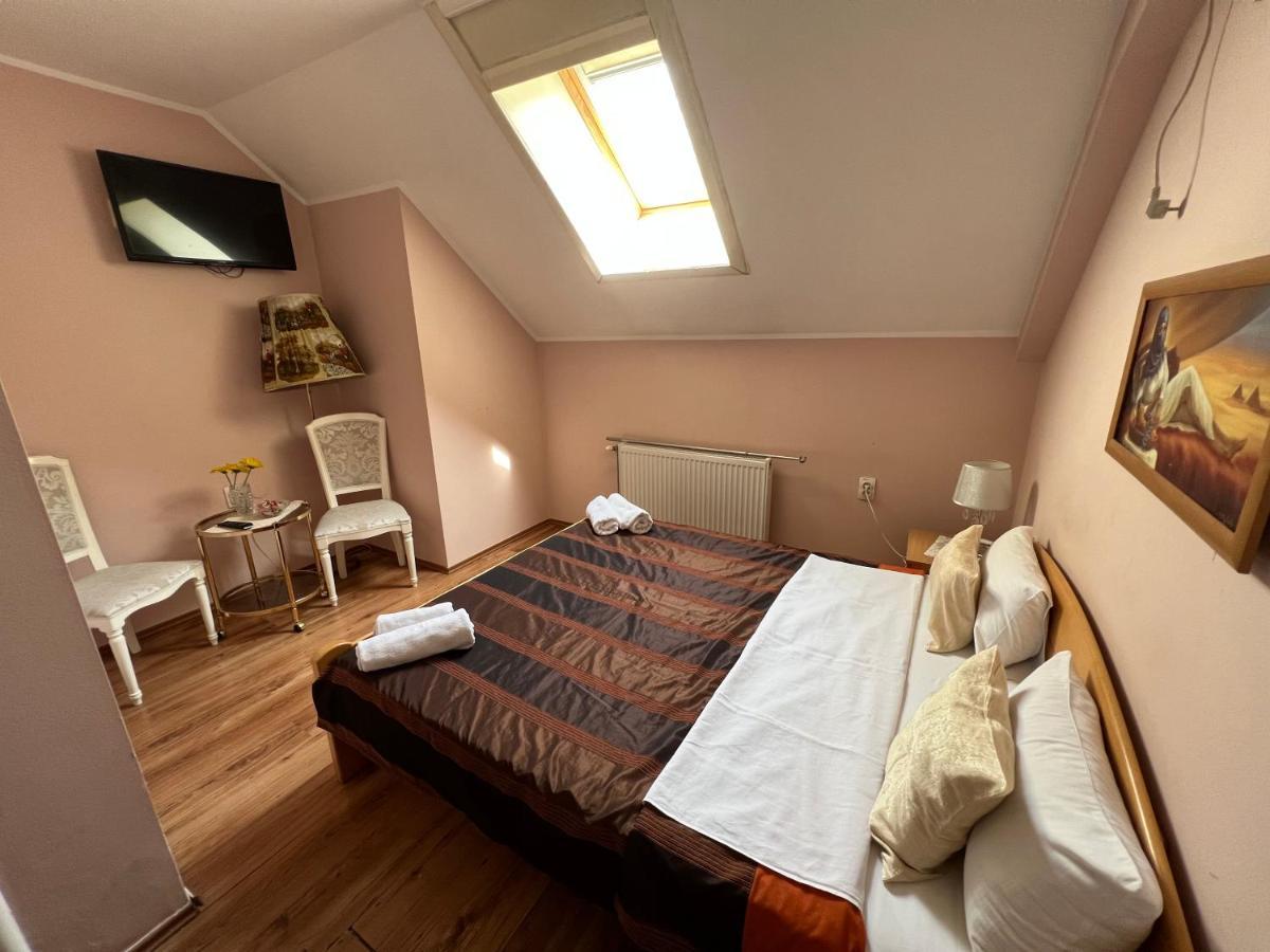 Motel Restoran Sunce Sremska Kamenica ภายนอก รูปภาพ