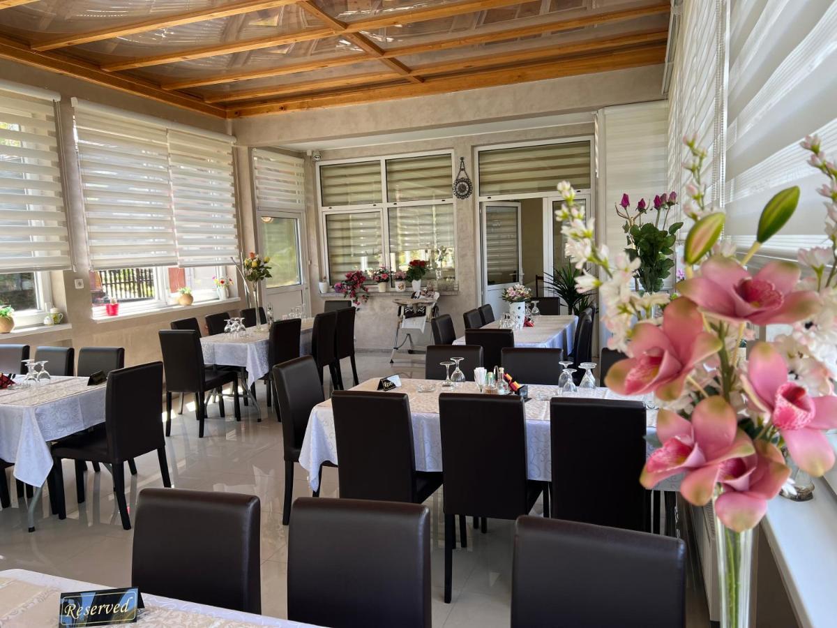 Motel Restoran Sunce Sremska Kamenica ภายนอก รูปภาพ