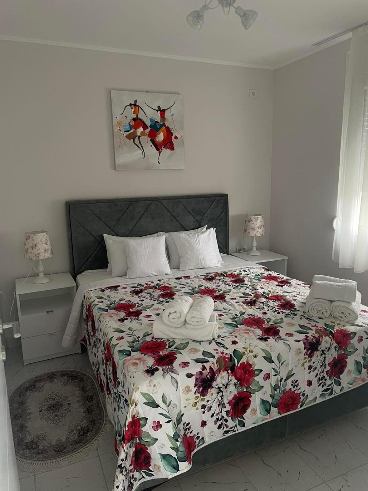 Motel Restoran Sunce Sremska Kamenica ภายนอก รูปภาพ