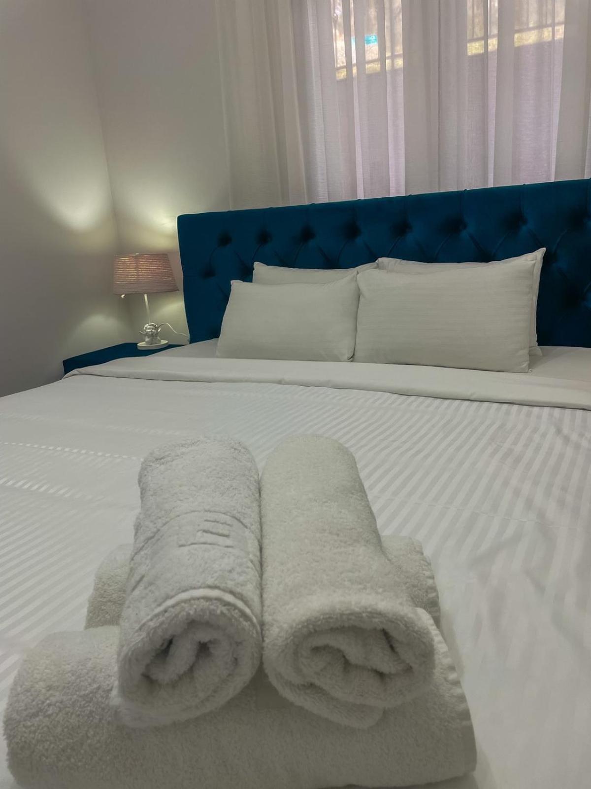 Motel Restoran Sunce Sremska Kamenica ภายนอก รูปภาพ