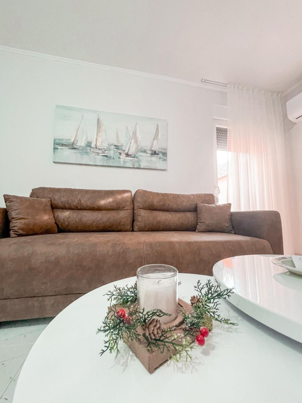 Motel Restoran Sunce Sremska Kamenica ภายนอก รูปภาพ