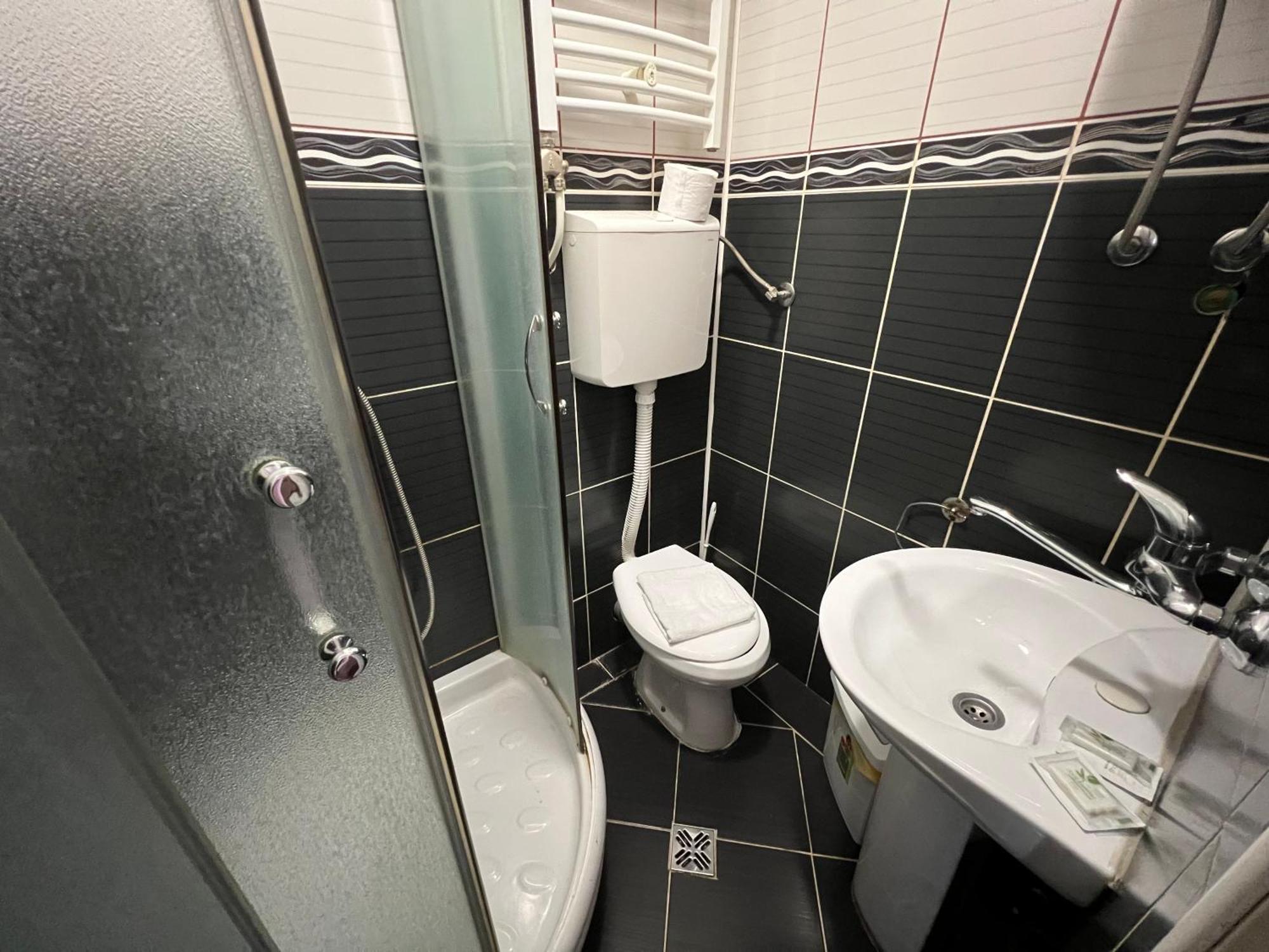 Motel Restoran Sunce Sremska Kamenica ภายนอก รูปภาพ