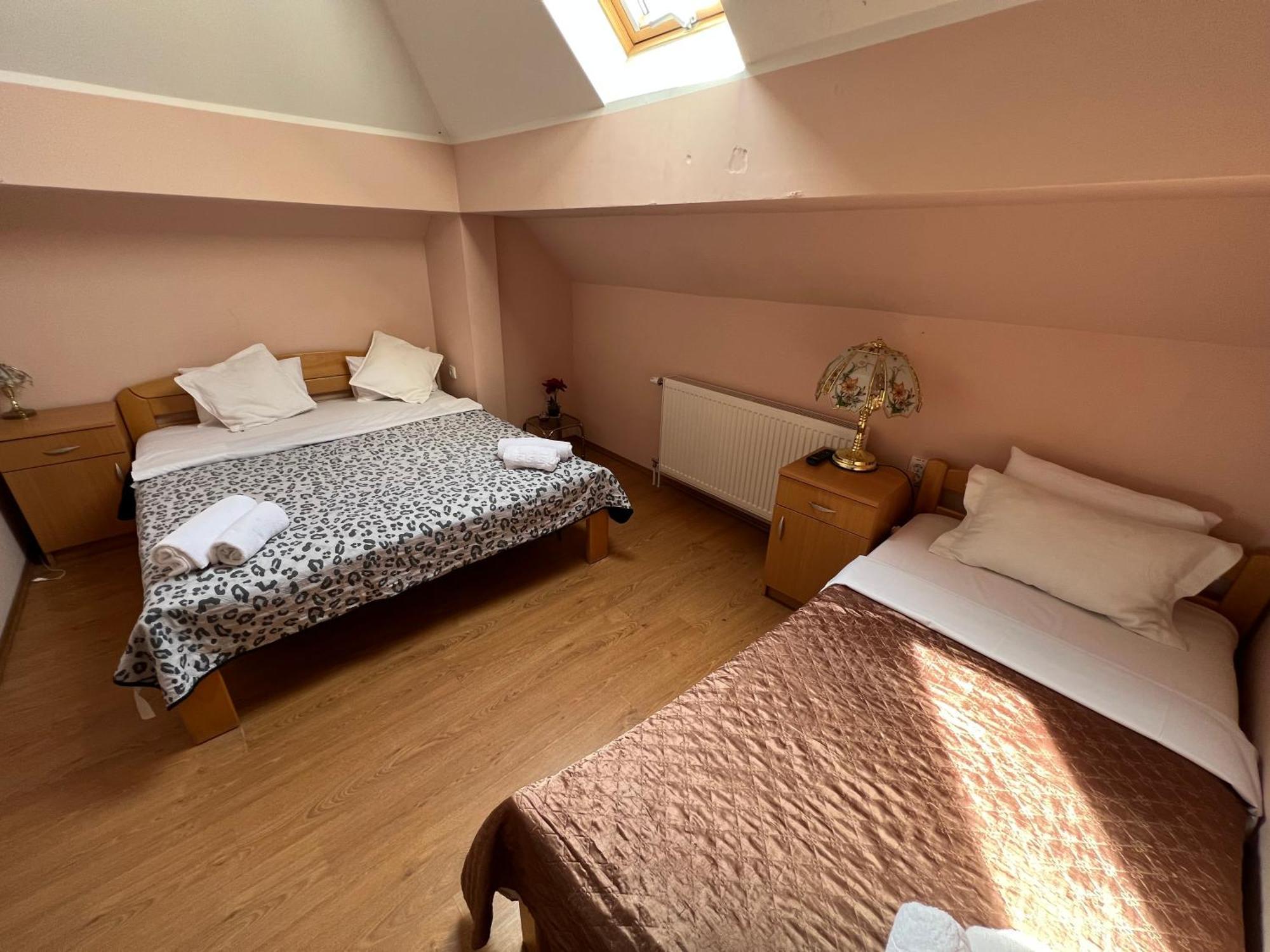 Motel Restoran Sunce Sremska Kamenica ภายนอก รูปภาพ
