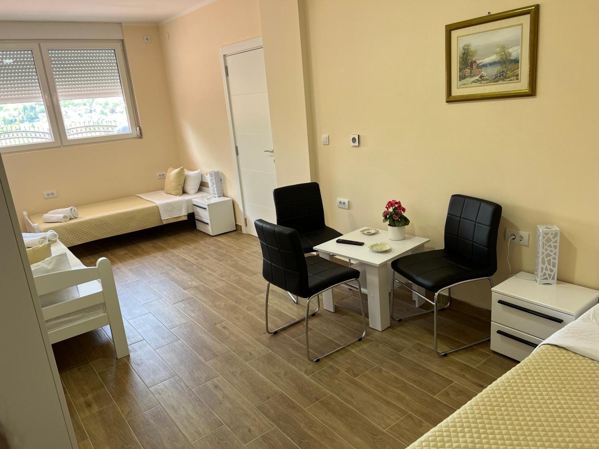 Motel Restoran Sunce Sremska Kamenica ภายนอก รูปภาพ