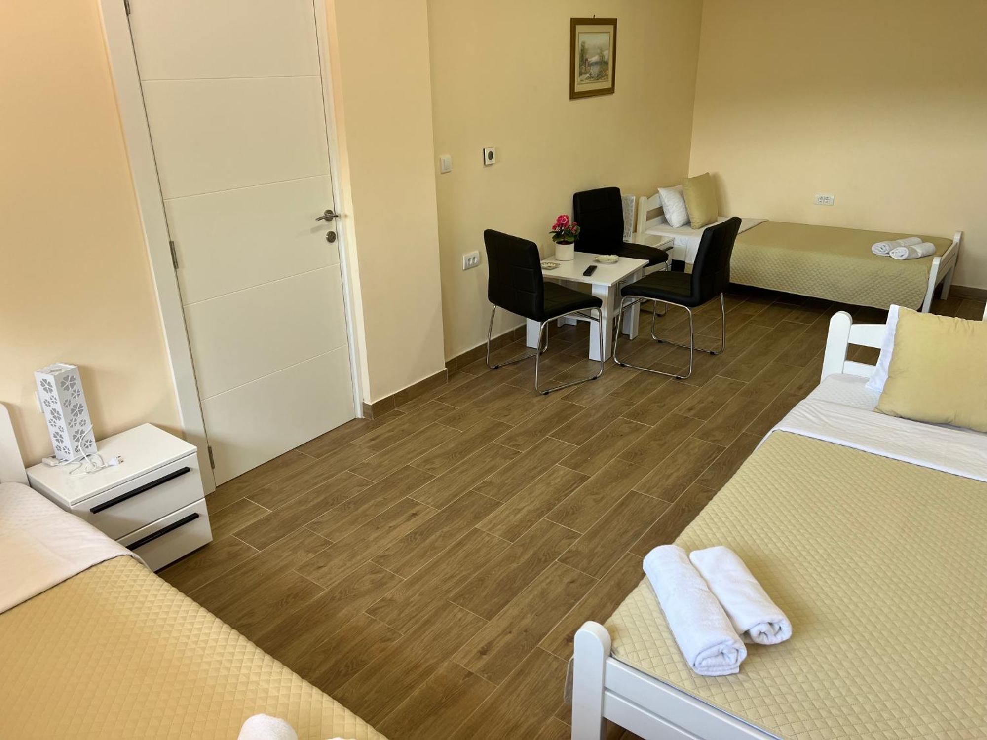 Motel Restoran Sunce Sremska Kamenica ภายนอก รูปภาพ