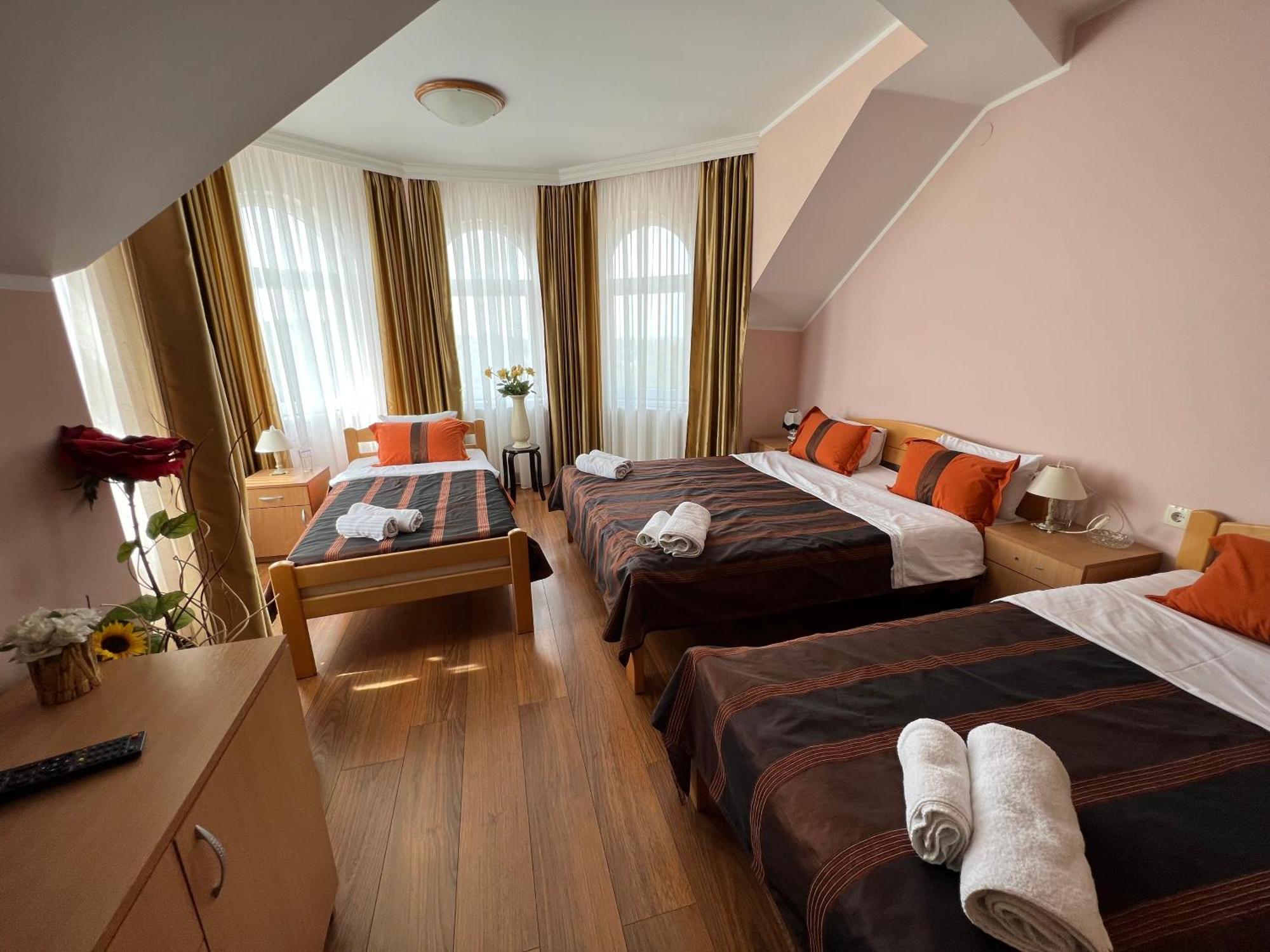 Motel Restoran Sunce Sremska Kamenica ภายนอก รูปภาพ
