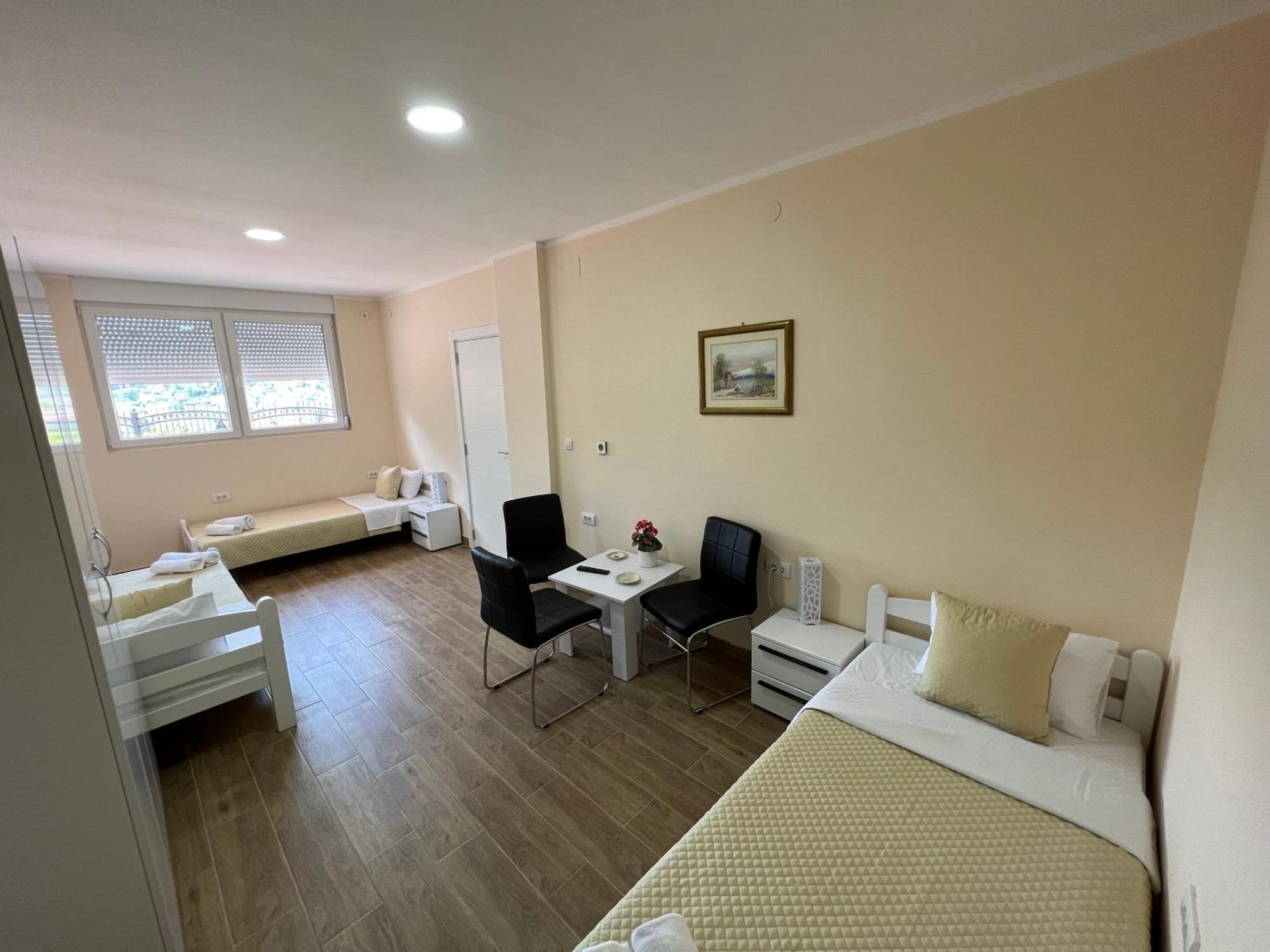 Motel Restoran Sunce Sremska Kamenica ภายนอก รูปภาพ