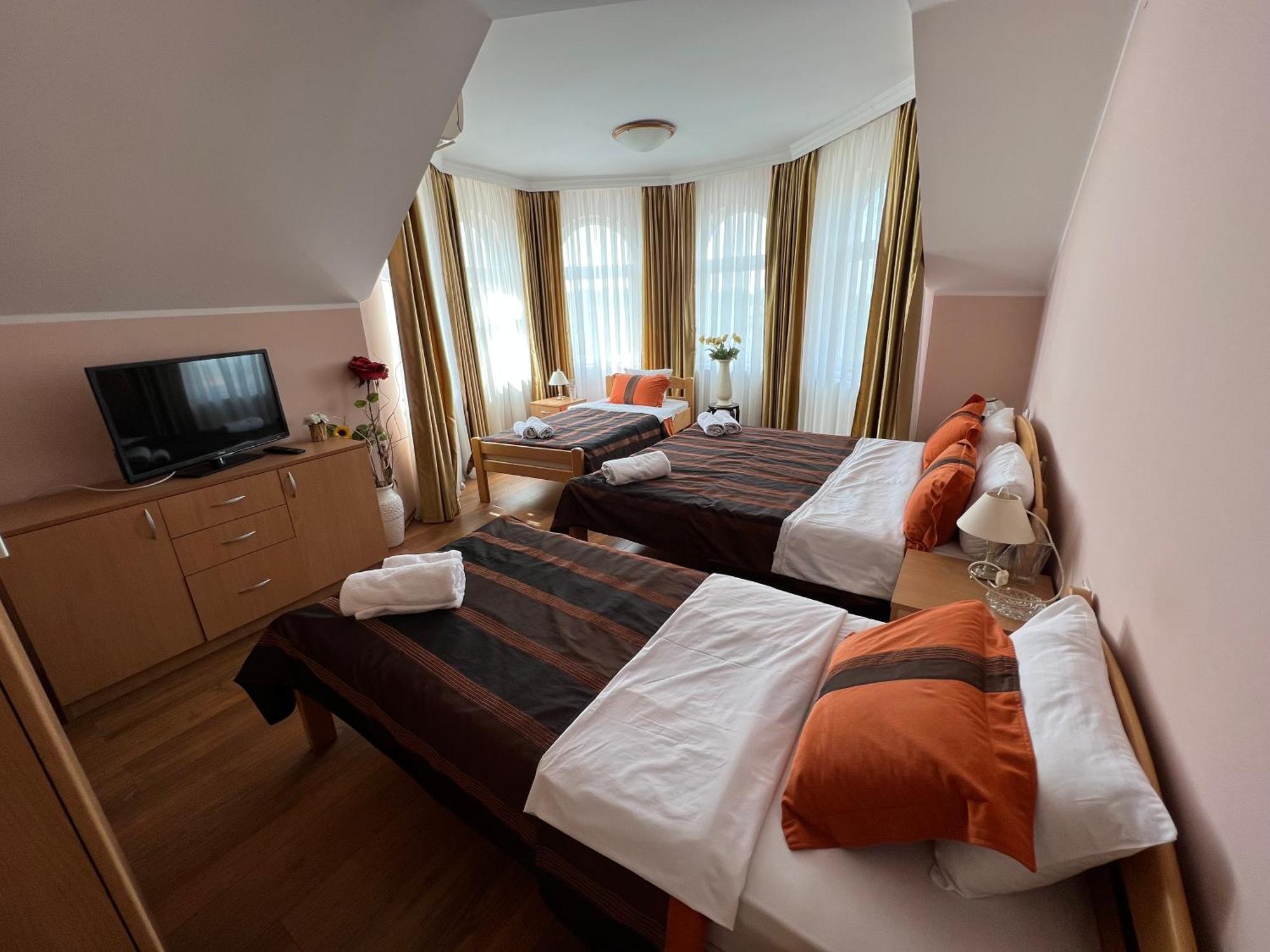 Motel Restoran Sunce Sremska Kamenica ภายนอก รูปภาพ