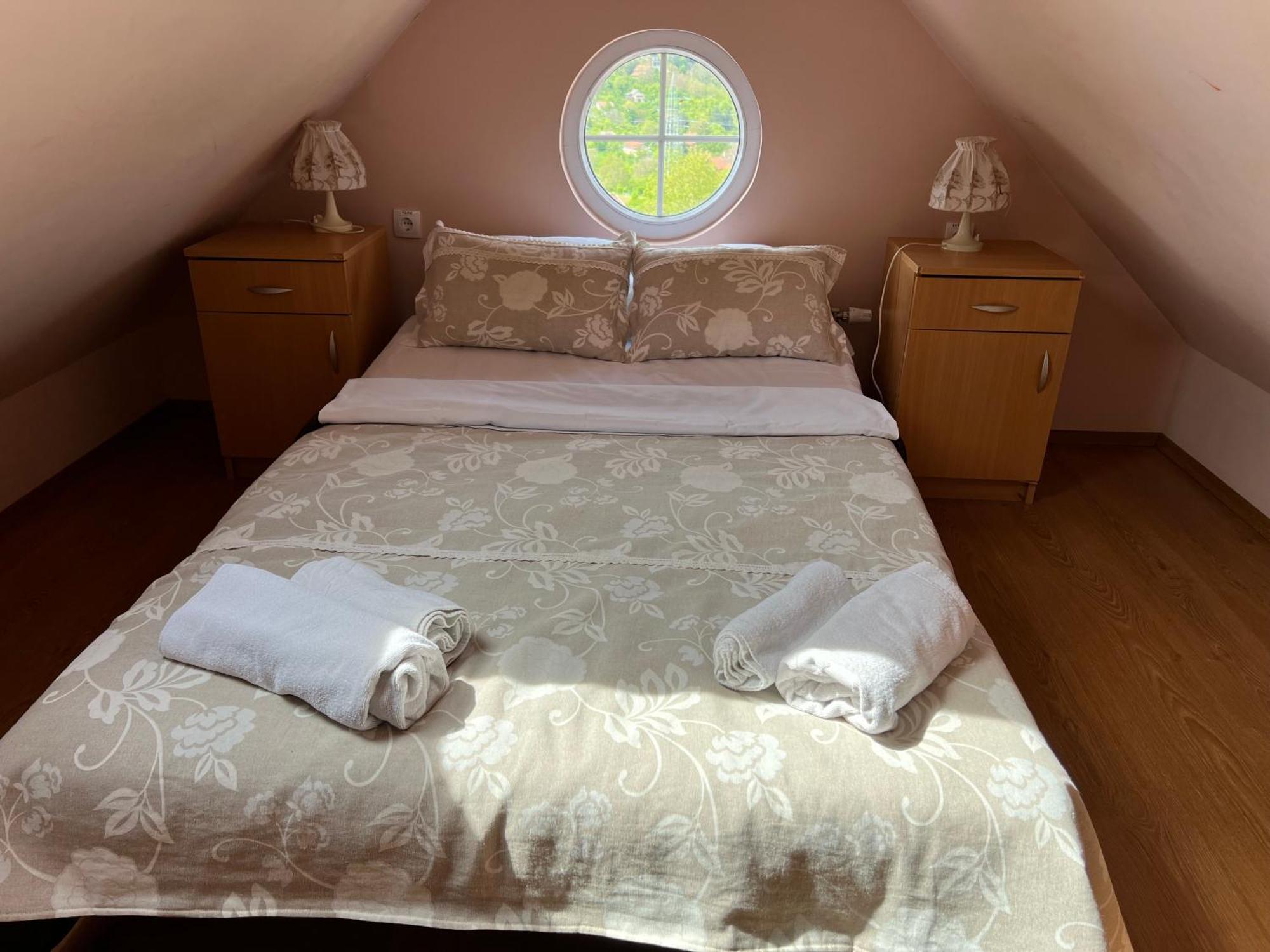 Motel Restoran Sunce Sremska Kamenica ภายนอก รูปภาพ