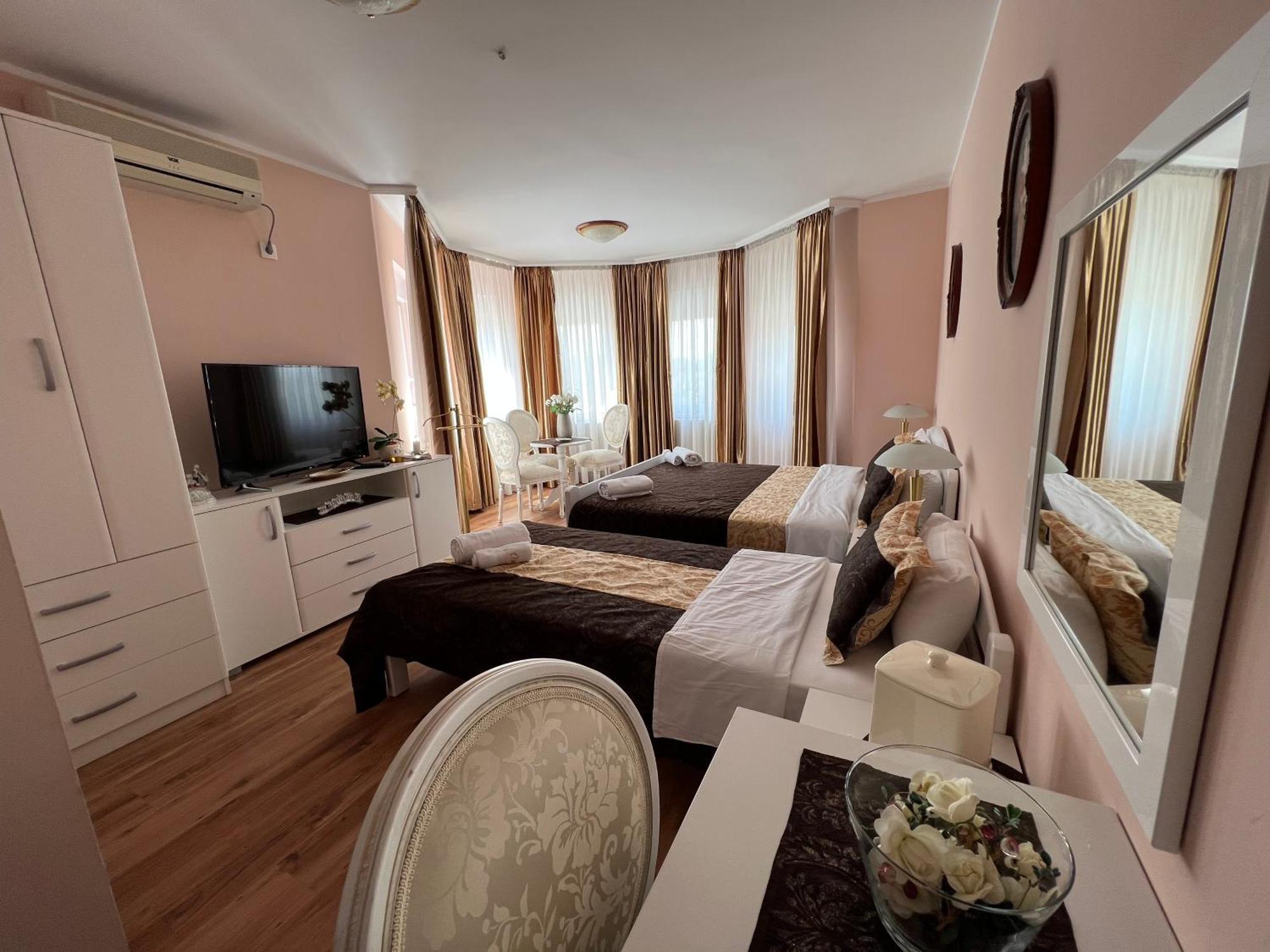 Motel Restoran Sunce Sremska Kamenica ภายนอก รูปภาพ
