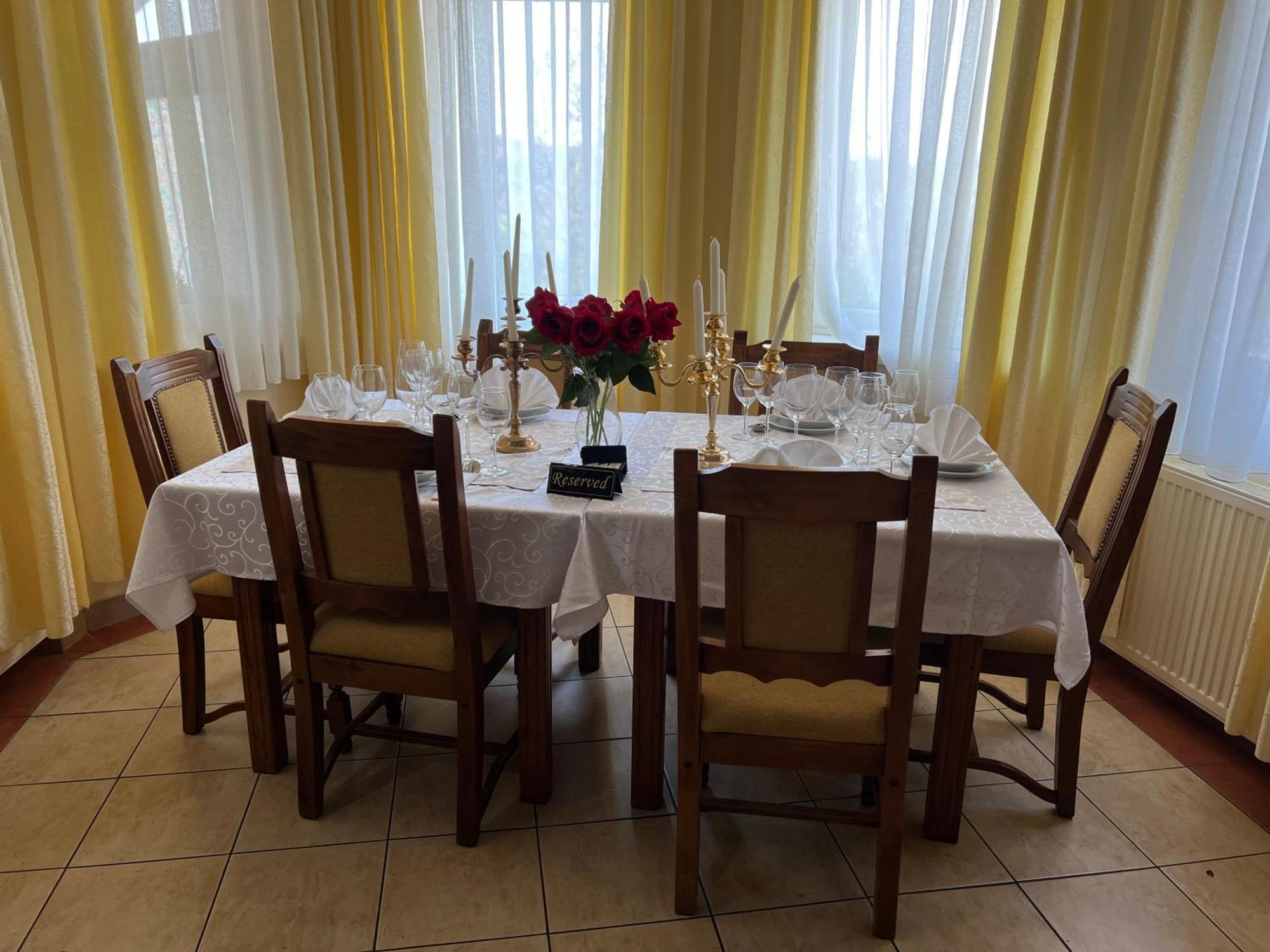 Motel Restoran Sunce Sremska Kamenica ภายนอก รูปภาพ