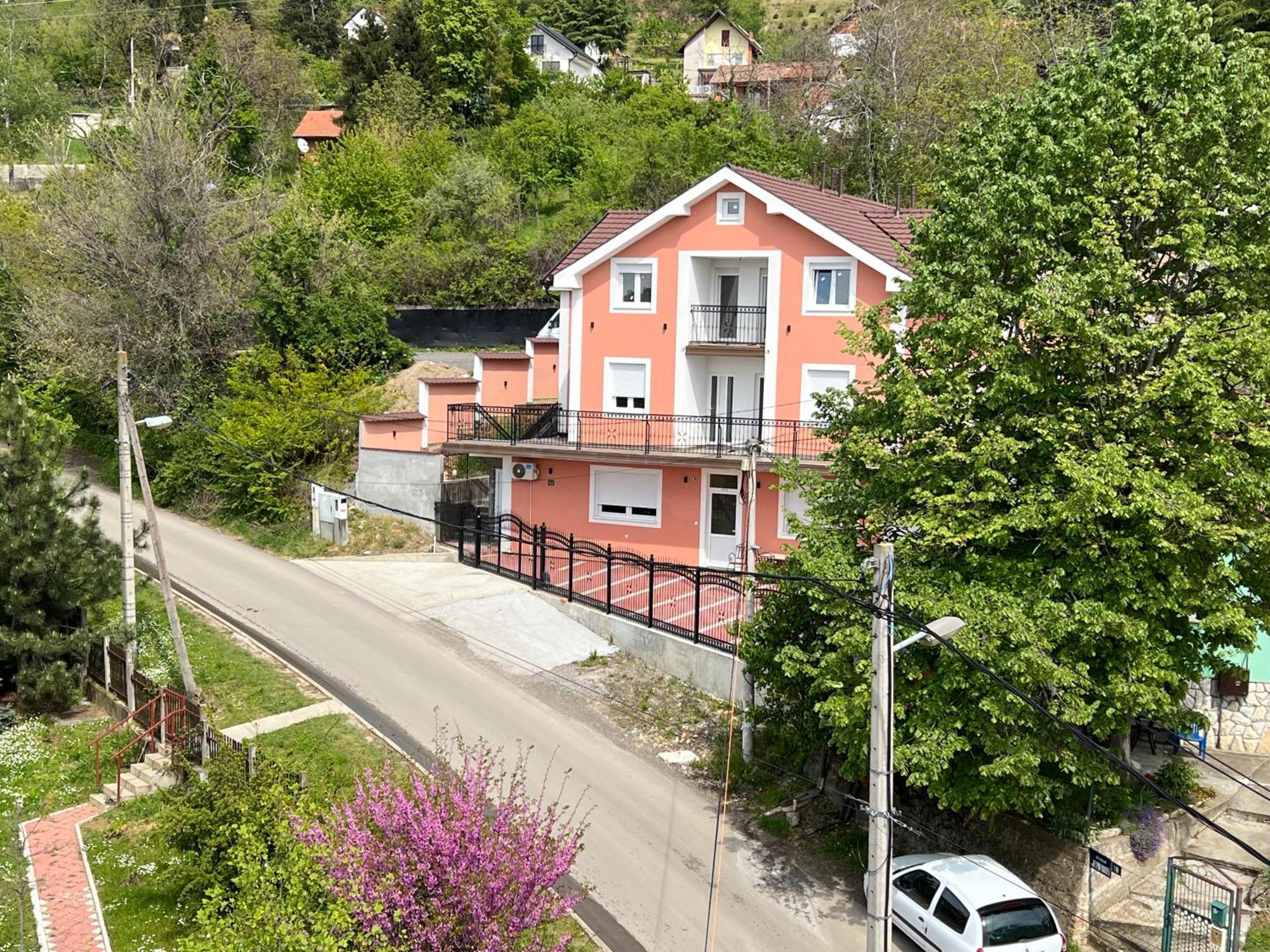 Motel Restoran Sunce Sremska Kamenica ภายนอก รูปภาพ